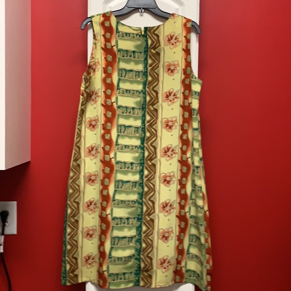 Dress - Picture 5 of 5